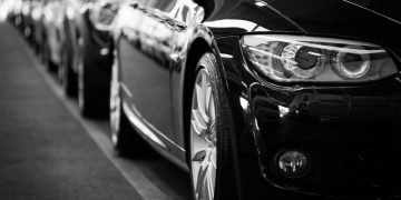 Car manufacturers including one electric car in fleet