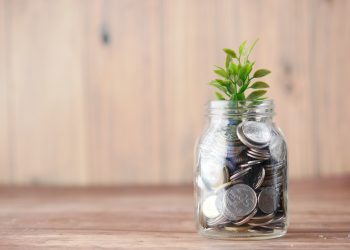 The standard 60/40 investment portfolio is dead: deVere CEO