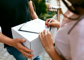 Industries That Benefit from Same-Day Courier Services